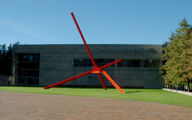 11-21-03-Dallas-Museum-Fasc.jpg